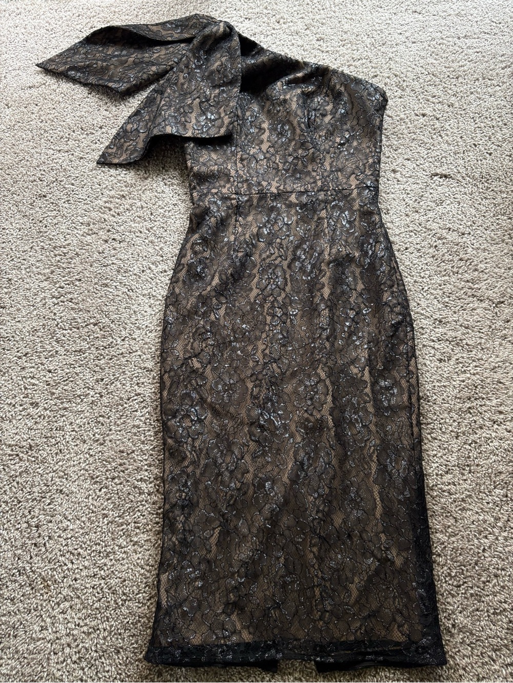 Dress the Population One-Shoulder Black and Gold Lace Cocktail Dress
